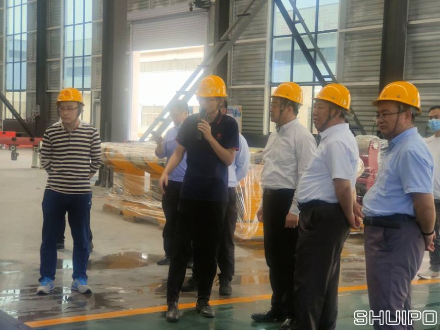 山東省科學院激光研究所所長賈中青、山東省機械設計研究院院長林江海帶領激光、高端裝備領域專家一行9人到水泊焊割實地調研2